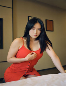 《体罚打女生屁屁图片》