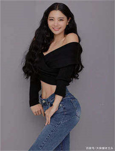 《丝袜妈咪》